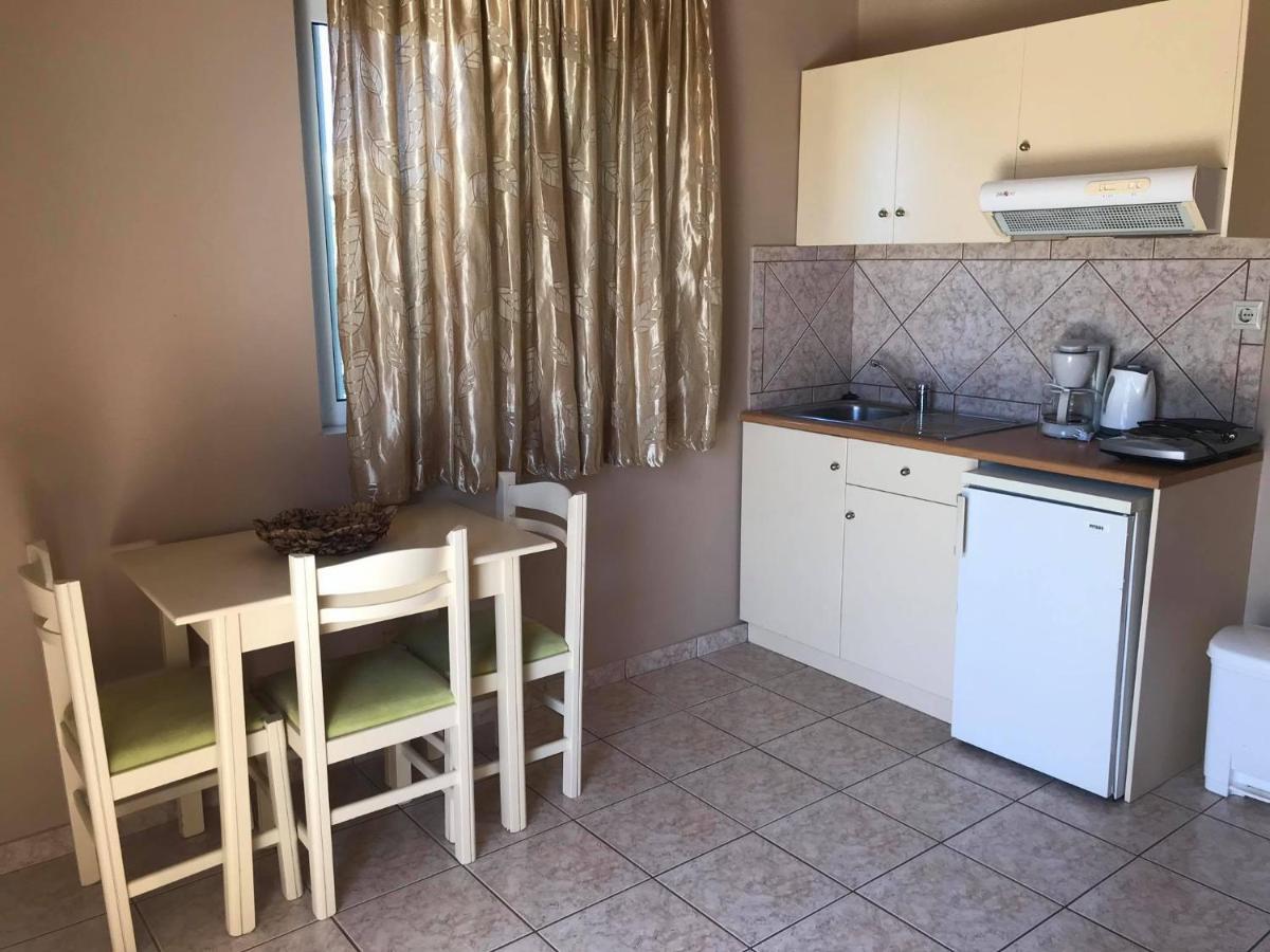 Kydoni Apartments And Studios Agia Marina Exteriör bild