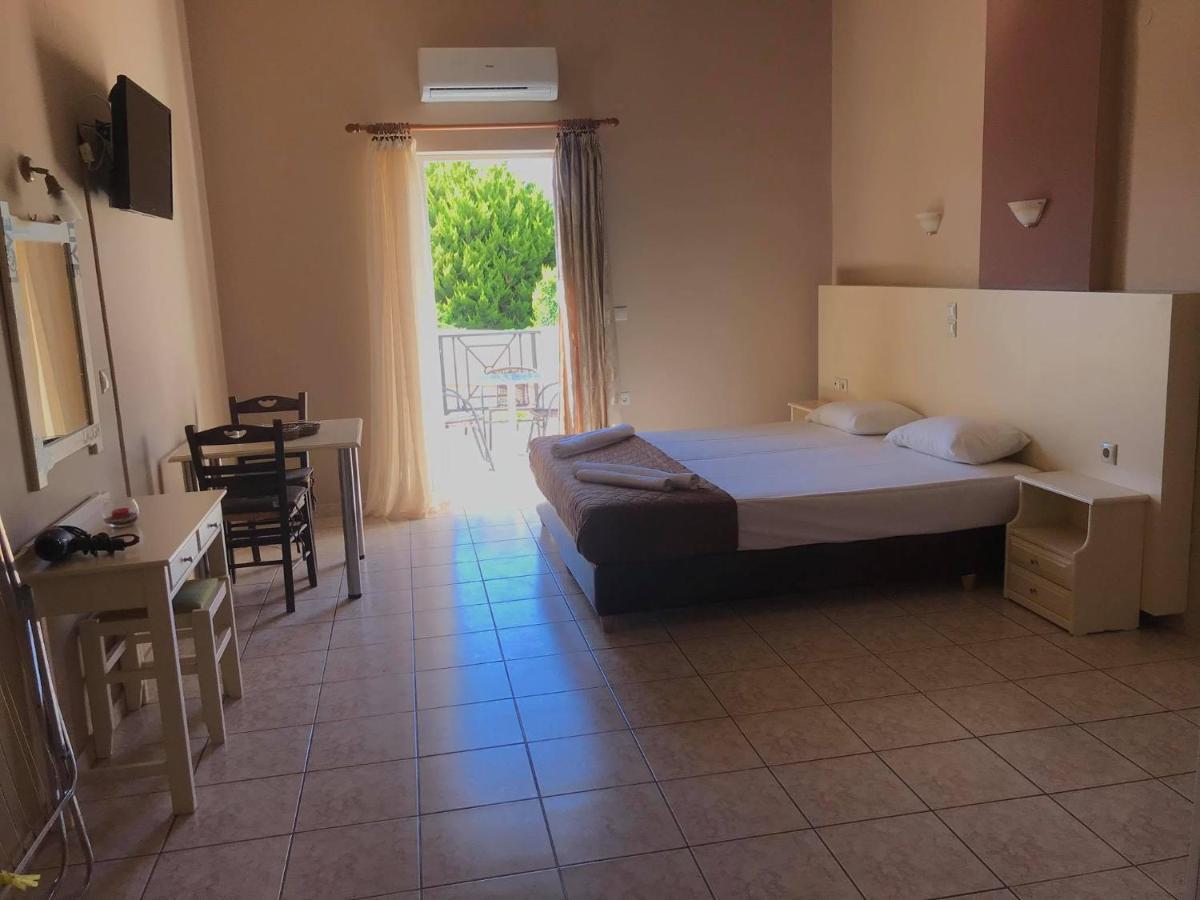 Kydoni Apartments And Studios Agia Marina Exteriör bild
